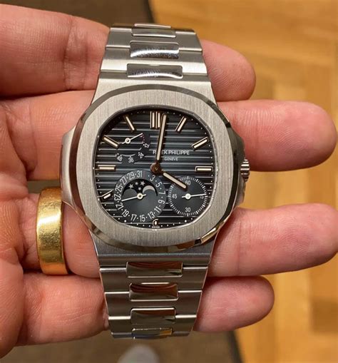 precio de reloj patek philippe original|Patek Philippe nautilus full diamond.